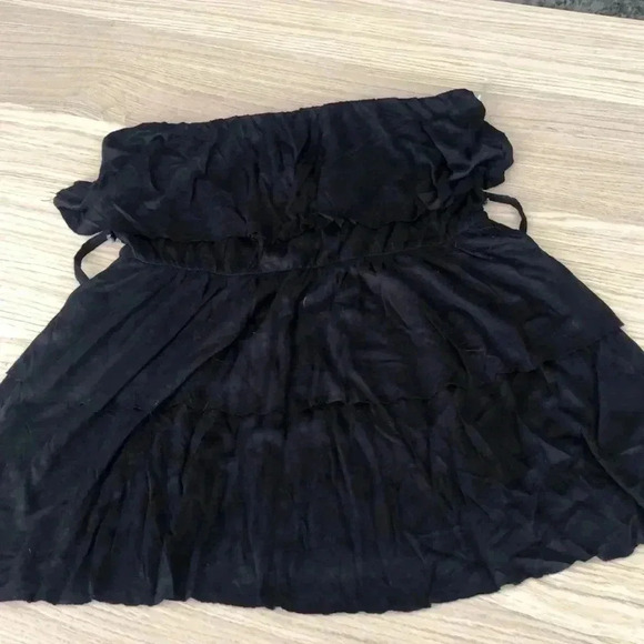 💥🆕Adam Levine Black Soft Ruffled Tube Top M🆕 - Picture 1 of 5